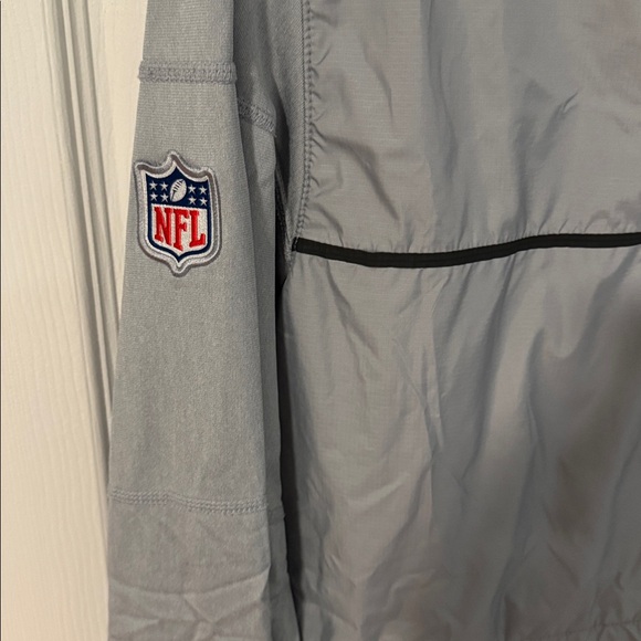 Men’s Nike Dri-Fit NFL New England Patriots Full Zip - Picture 2 of 6